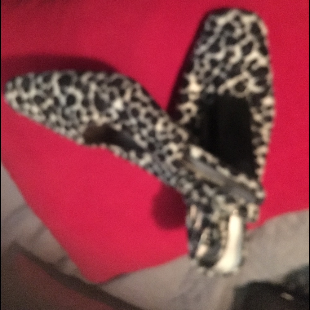 Black Leopard print Sling back heel